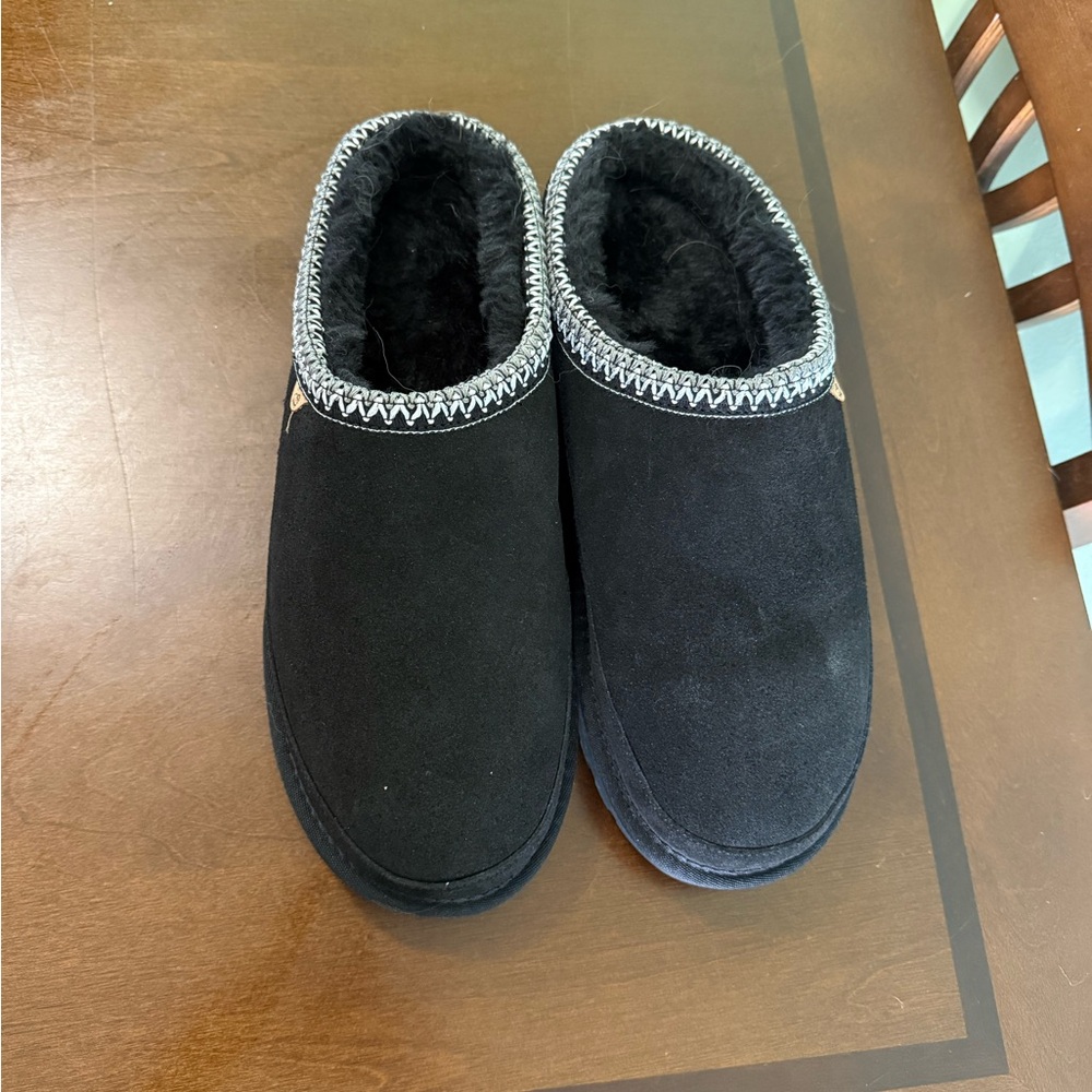 Lamo Black Slip-On Loafers